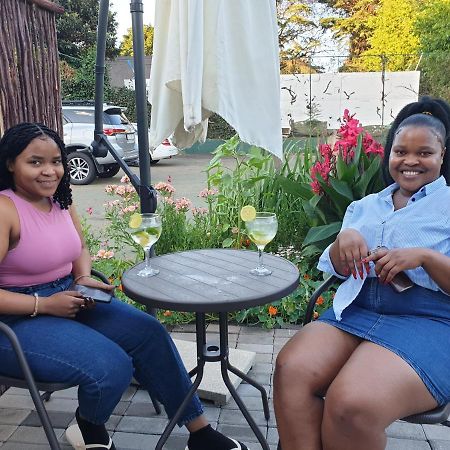 Pine Park Garden Cottages Johannesburg Exteriér fotografie